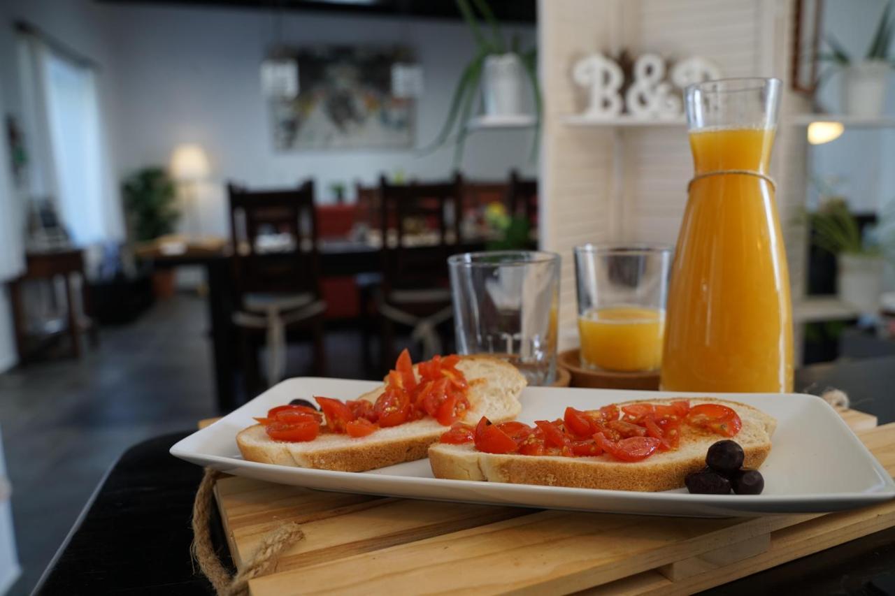 La Mimosa Nocleg ze śniadaniem *